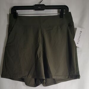 Athleta Brooklyn Mid Rise Short